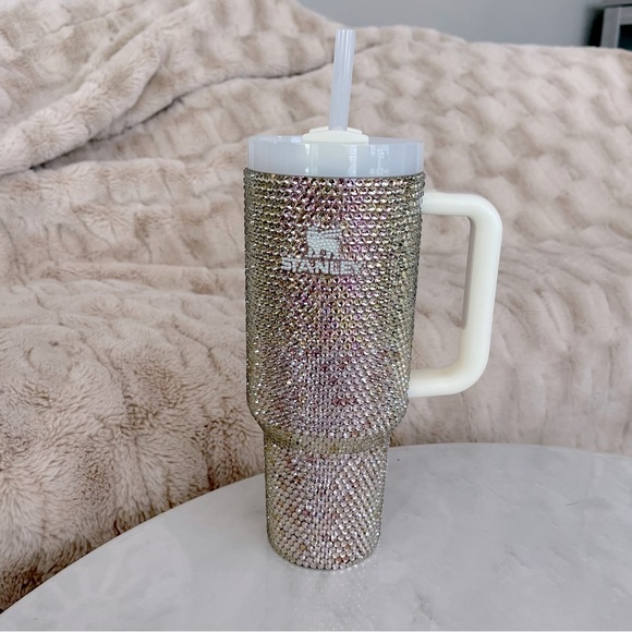 Stanley 40oz Quencher H2.O Flowstate Tumbler - Picture 2 of 15